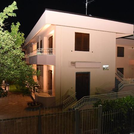 维拉皮亚纳La Porta Del Mare住宿加早餐旅馆 外观 照片