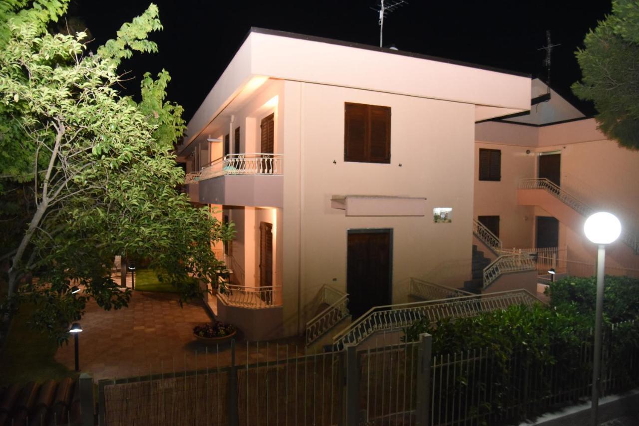 维拉皮亚纳La Porta Del Mare住宿加早餐旅馆 外观 照片
